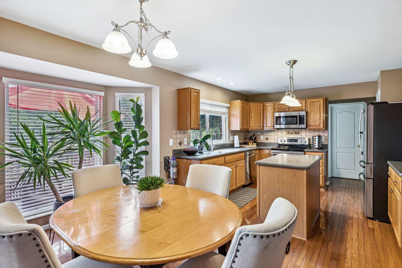 1858 Knollmont Drive