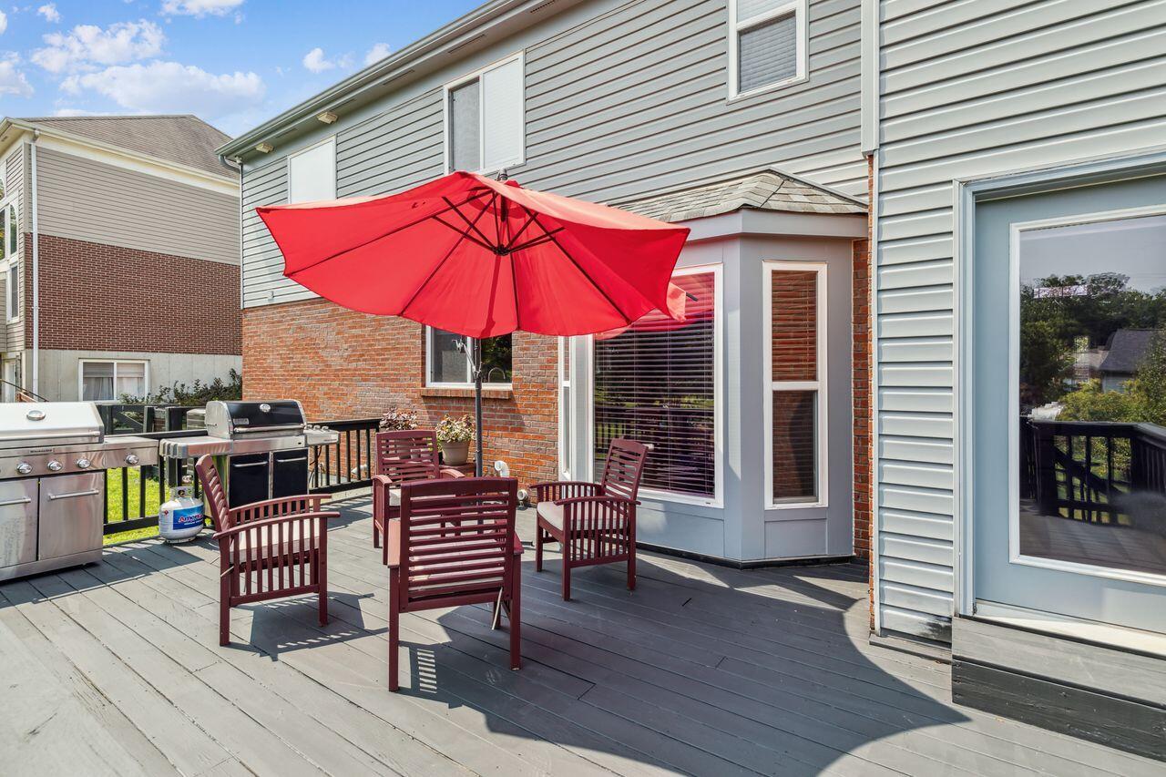 1858 Knollmont Drive