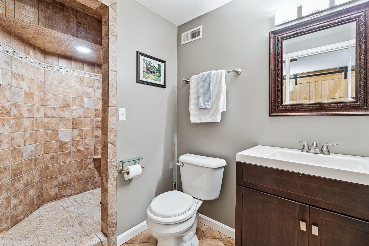 1858 Knollmont Drive