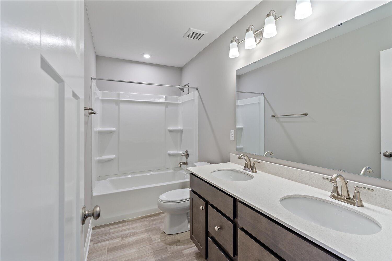 1600 Starlight Court