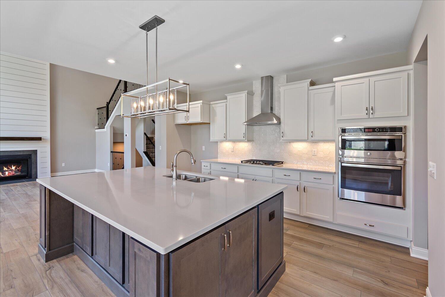 1600 Starlight Court