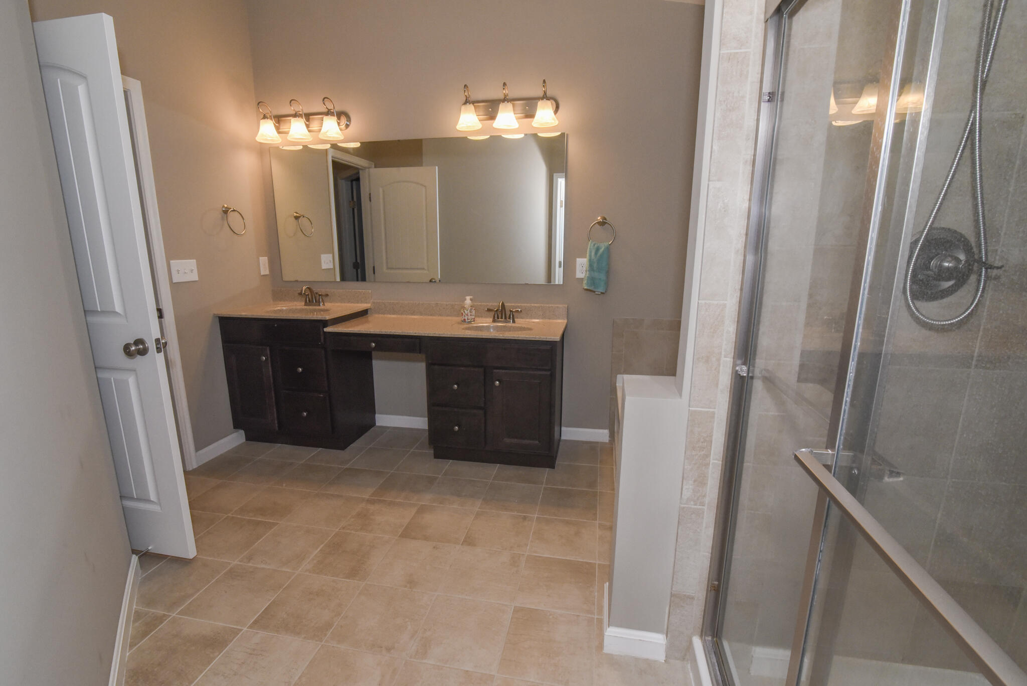 3005 Lodge View Court, 301