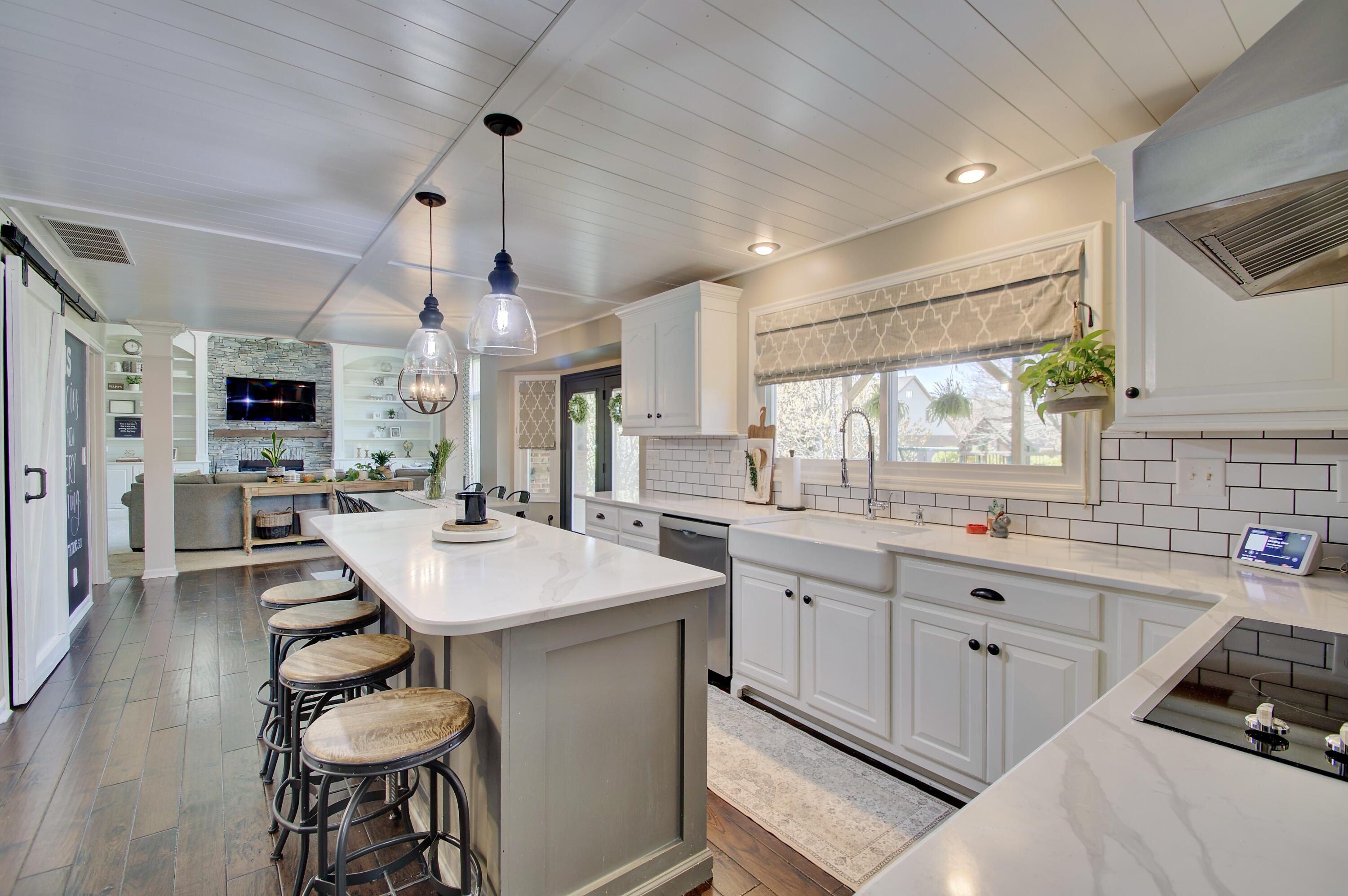 10203 Waterside Court