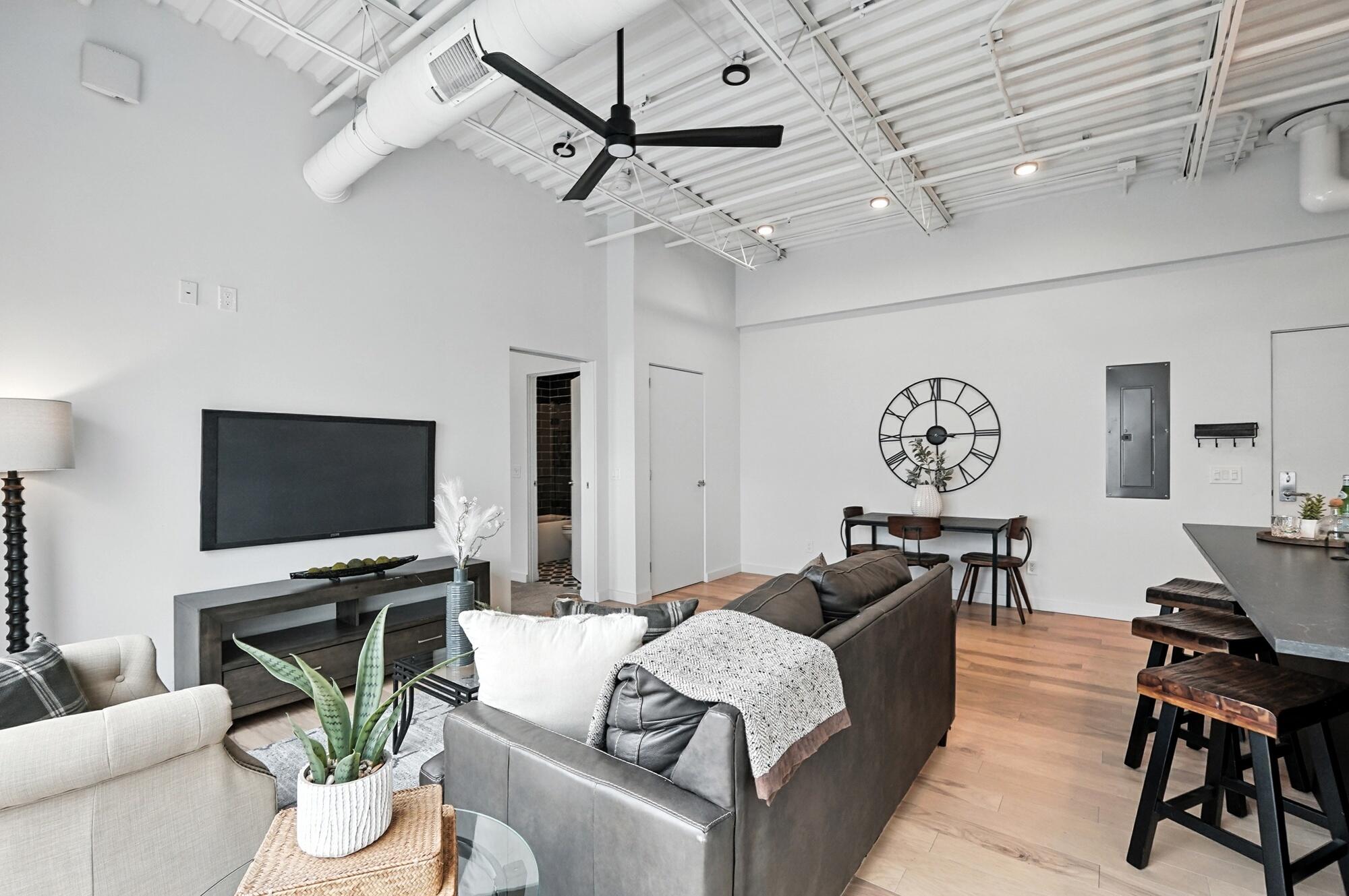 120 Main Street, 313 313