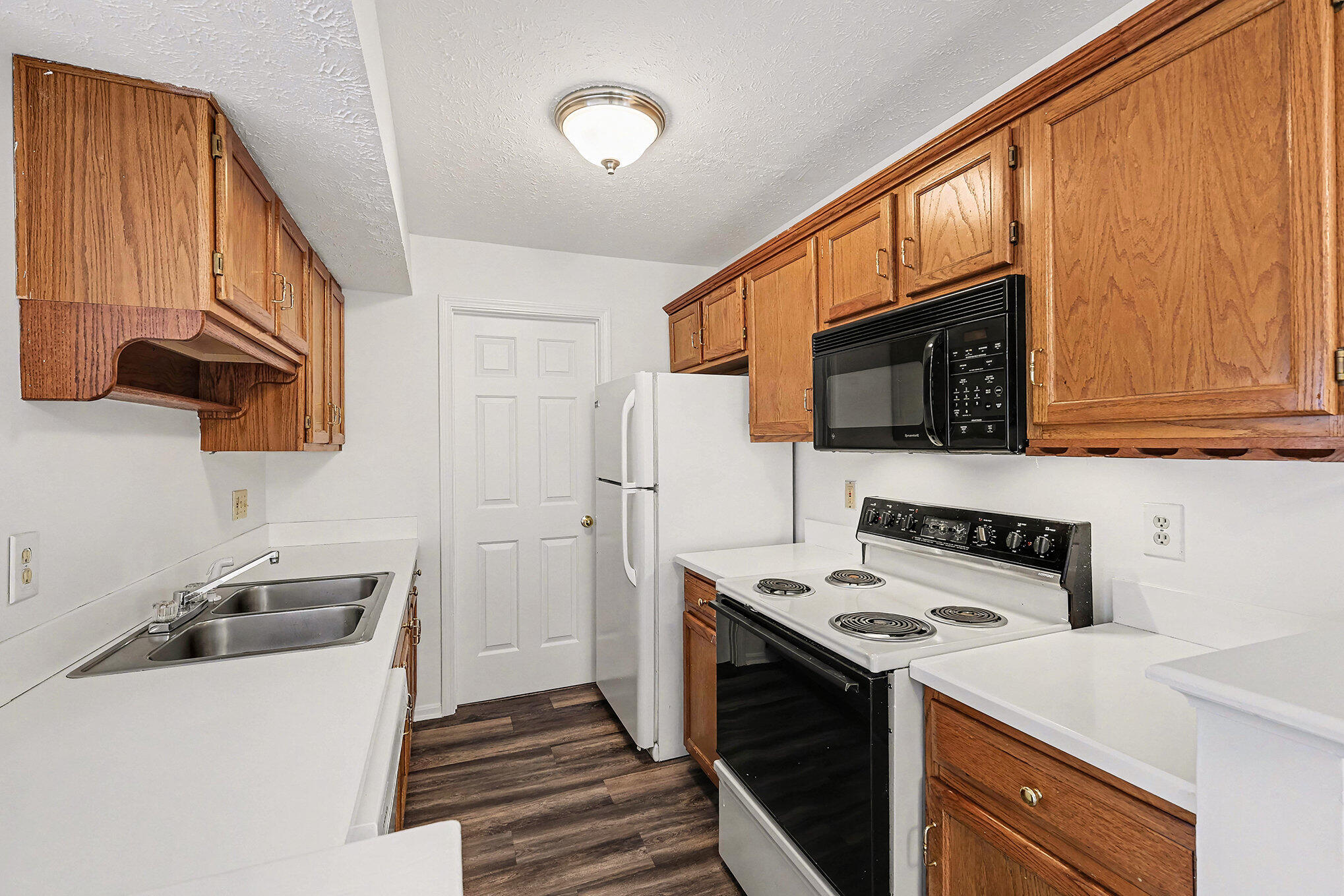 10124 Carnation Court, 7