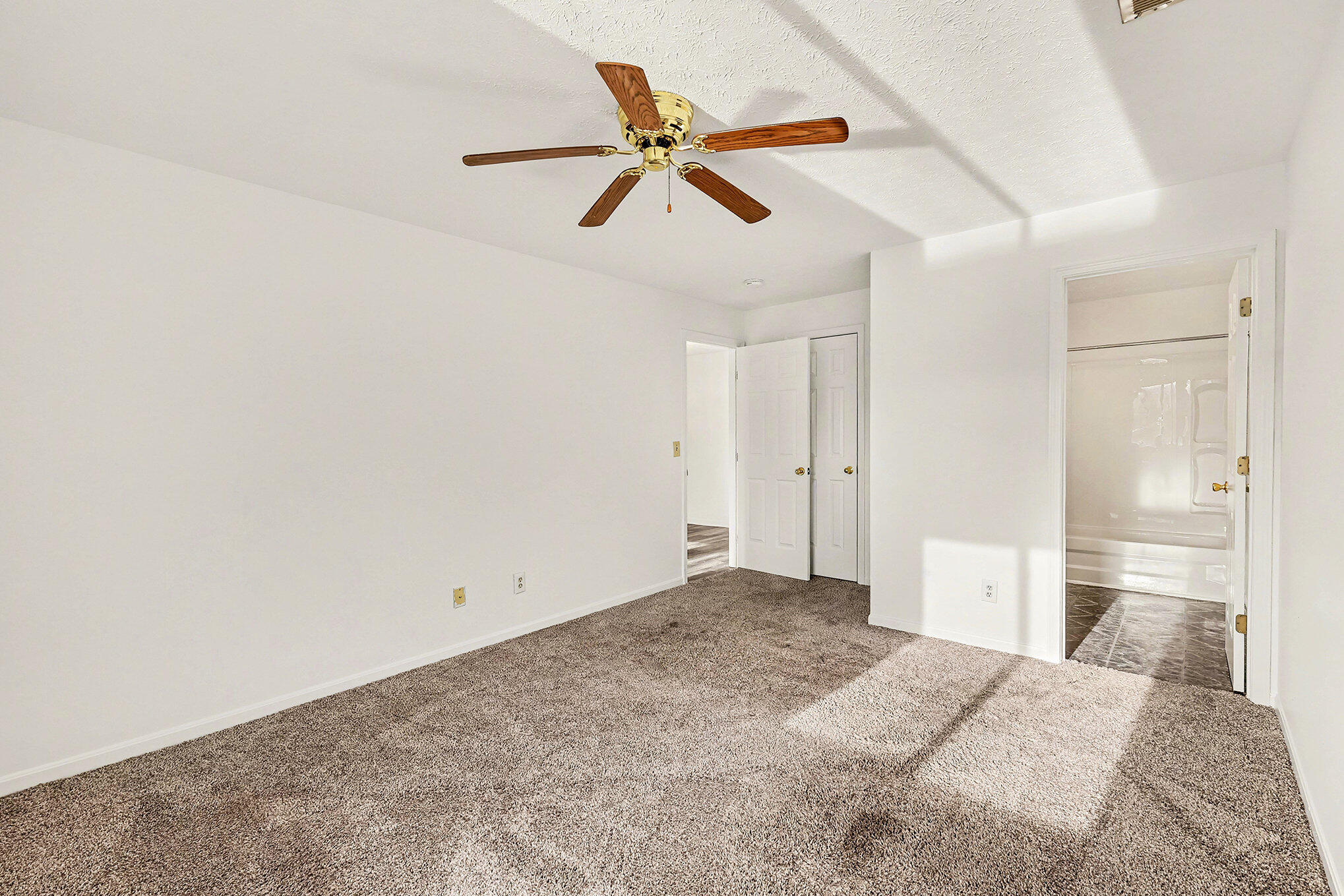 10124 Carnation Court, 7