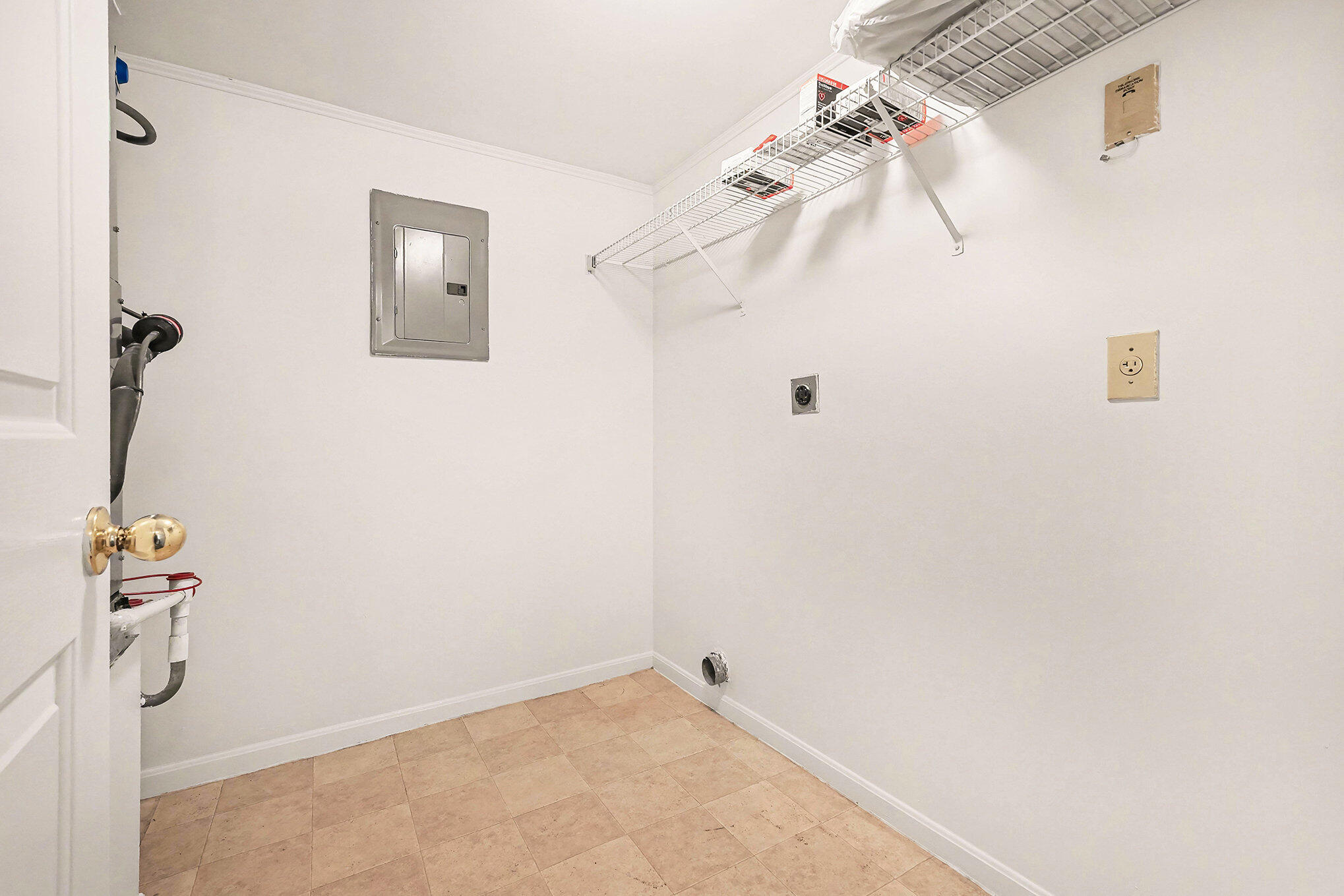 10124 Carnation Court, 7