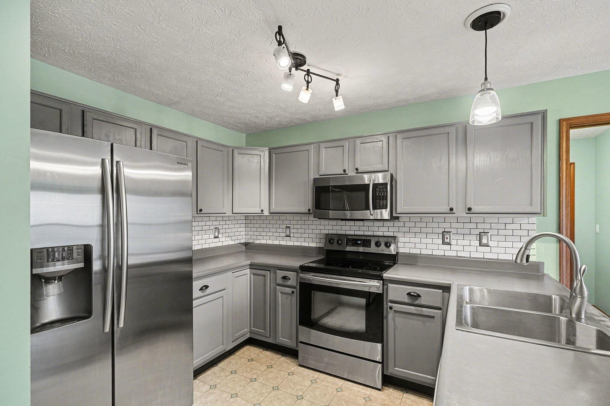 1108 Amblewood Court