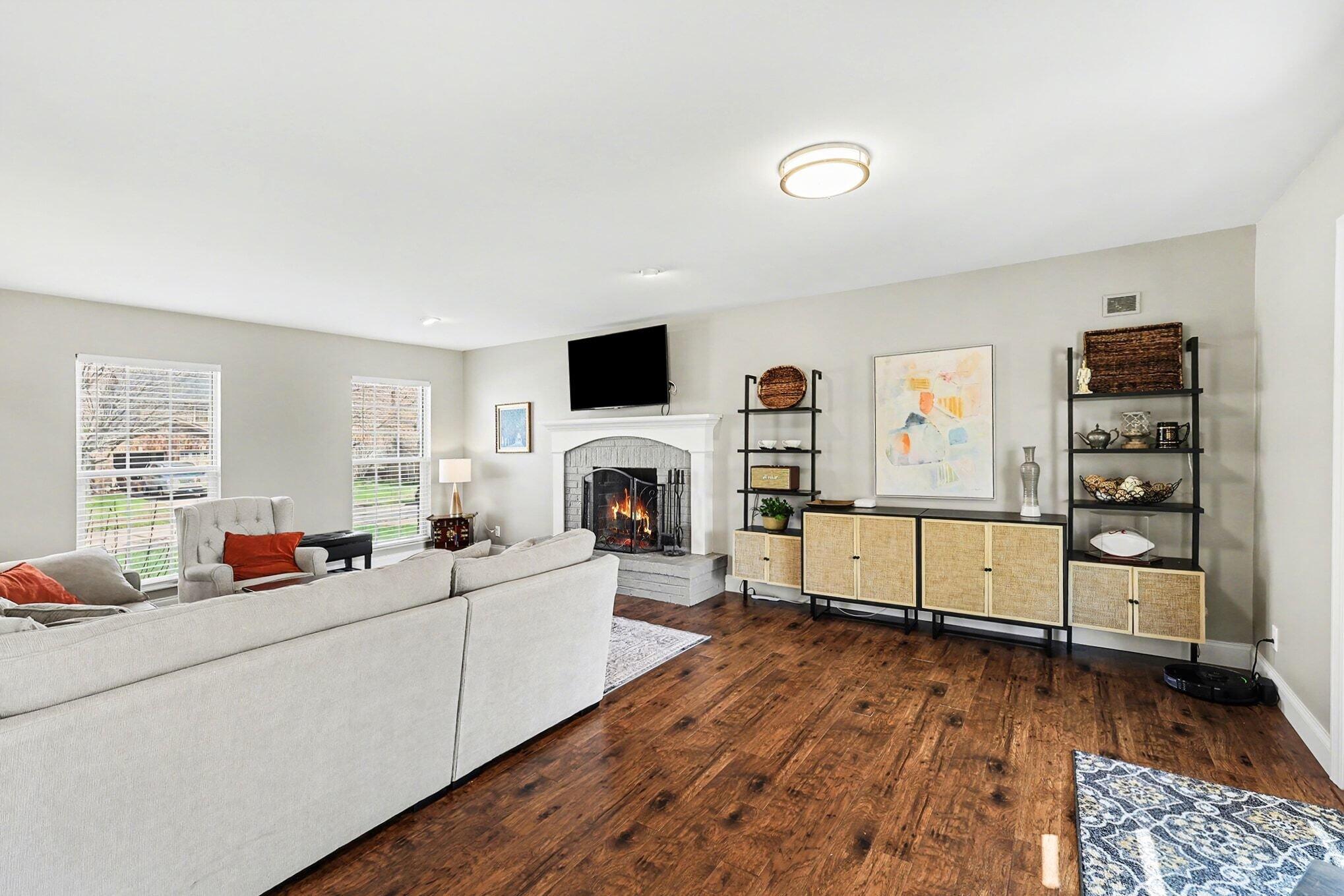 2131 Silverwood Court