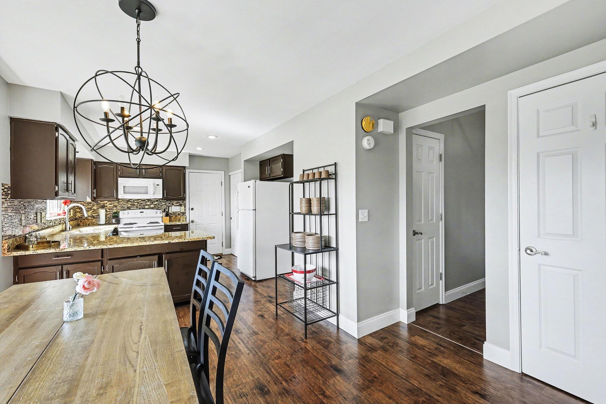 2131 Silverwood Court