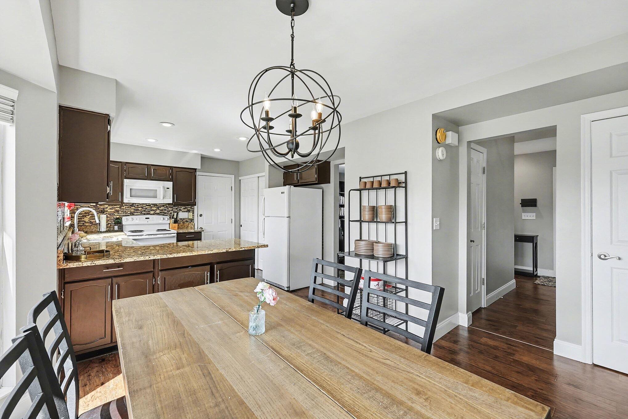 2131 Silverwood Court