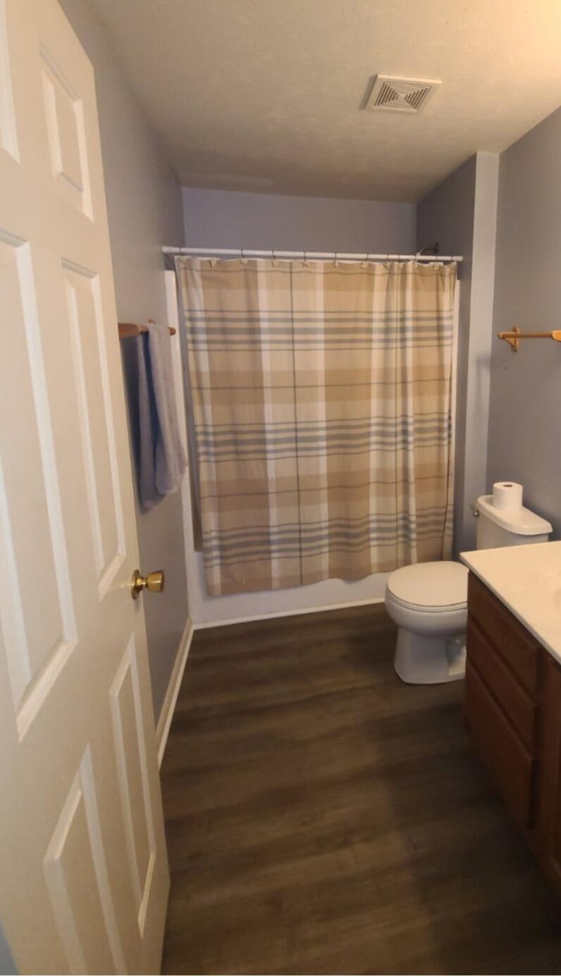 436 Marian Lane, 9