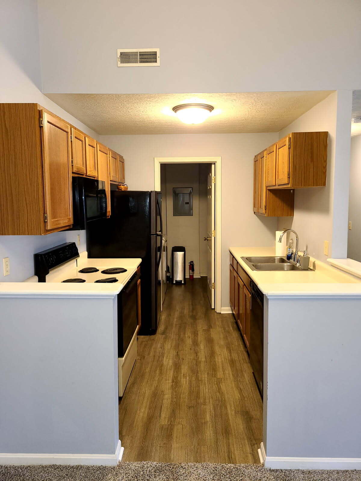 436 Marian Lane, 9