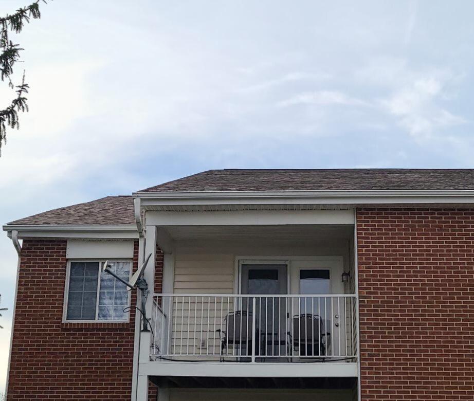 436 Marian Lane, 9