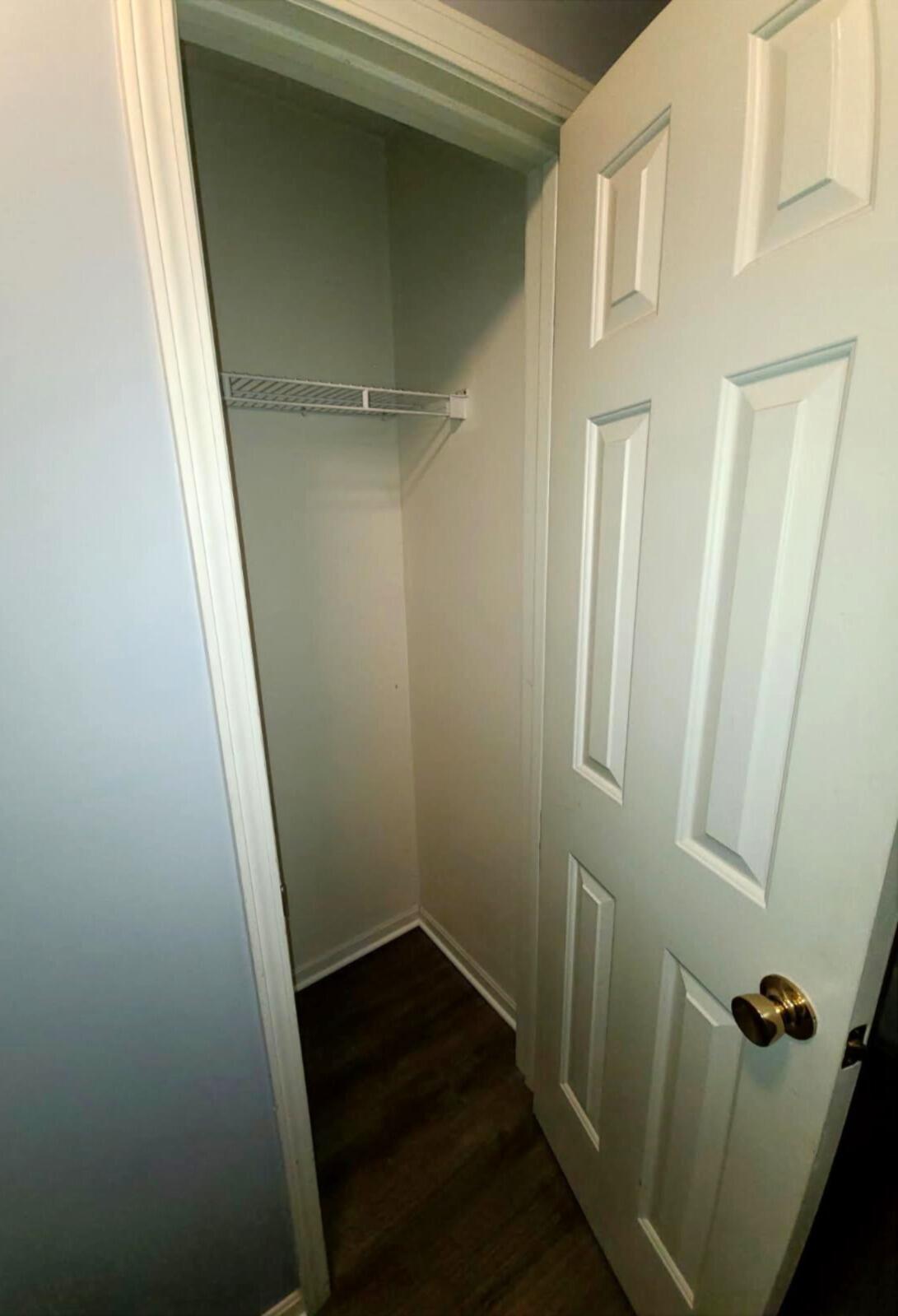 436 Marian Lane, 9
