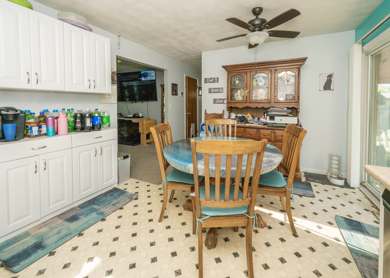 689 Skyline Drive