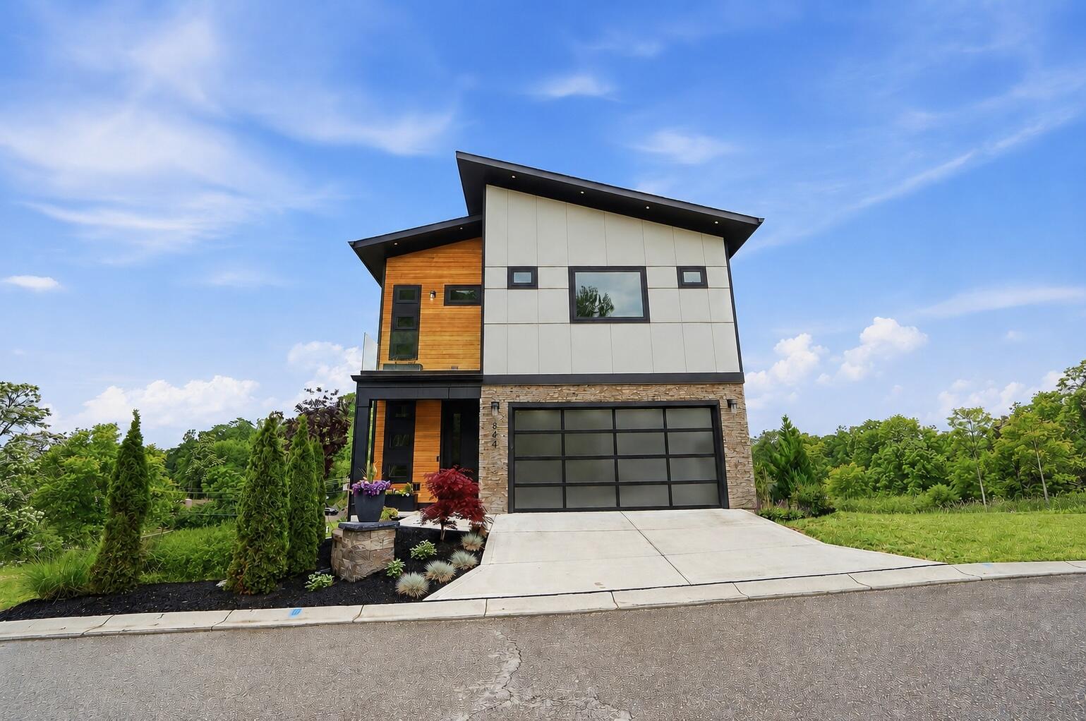 864 Belle Ridge Loop