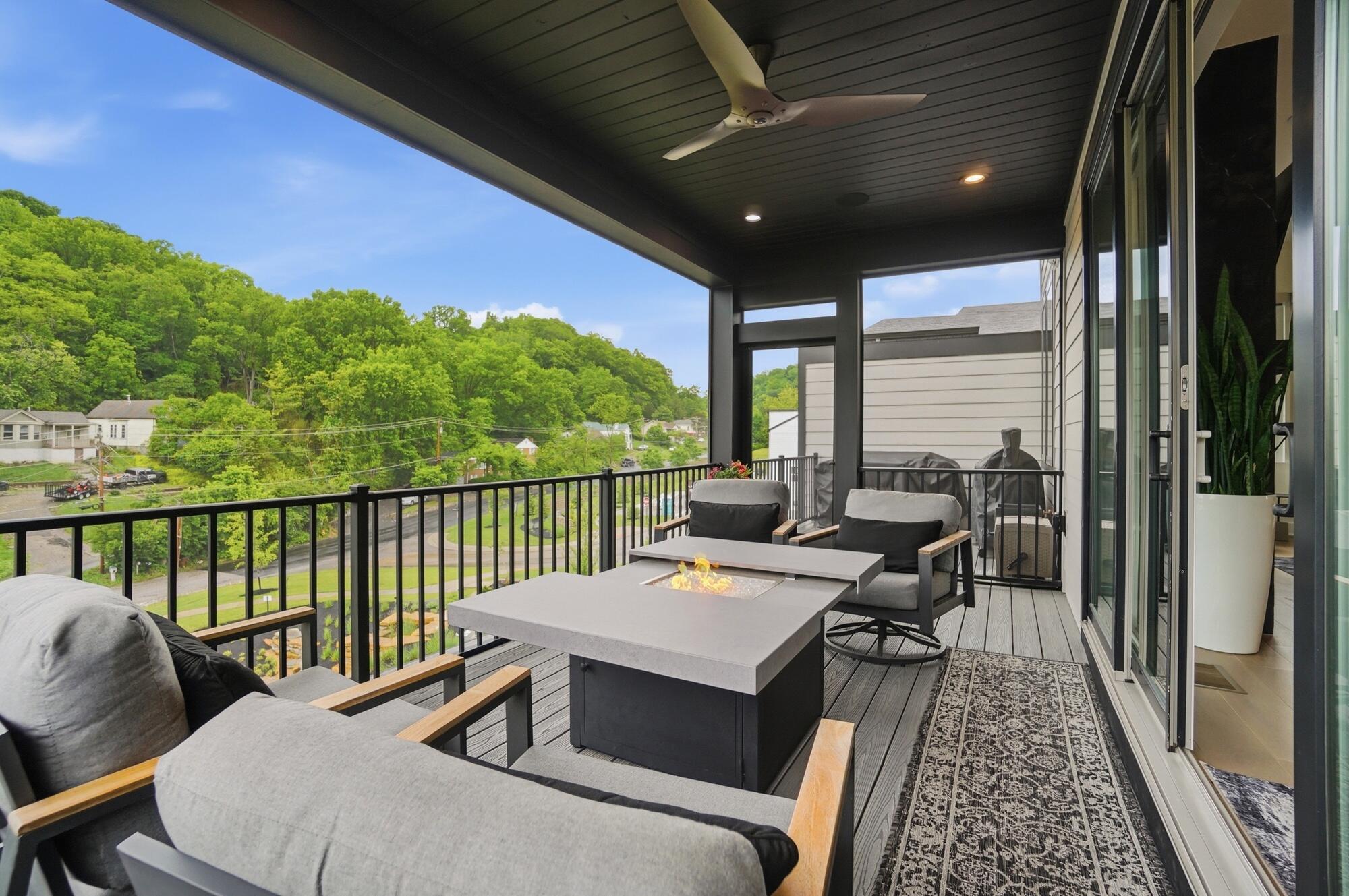 864 Belle Ridge Loop