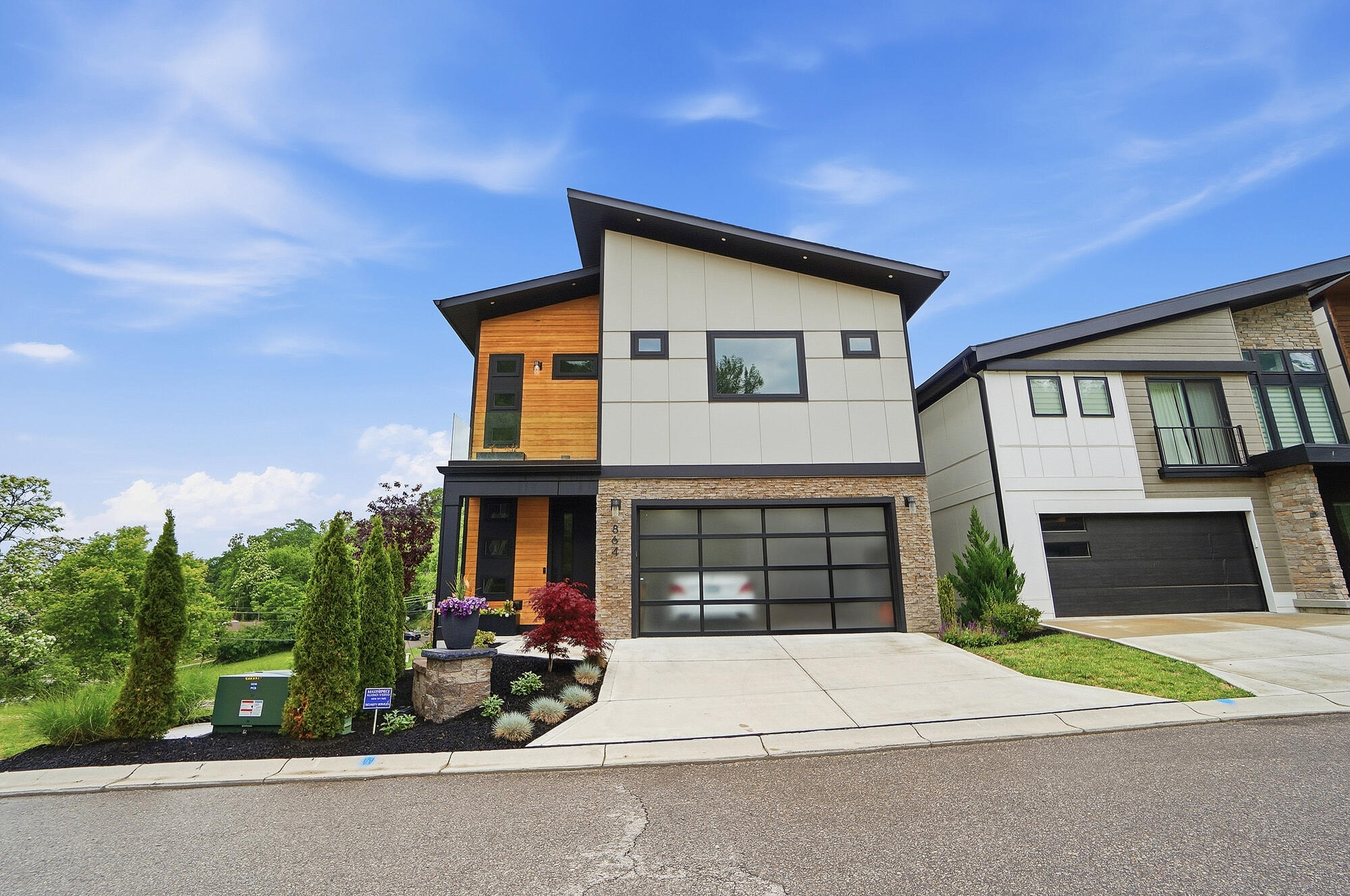 864 Belle Ridge Loop