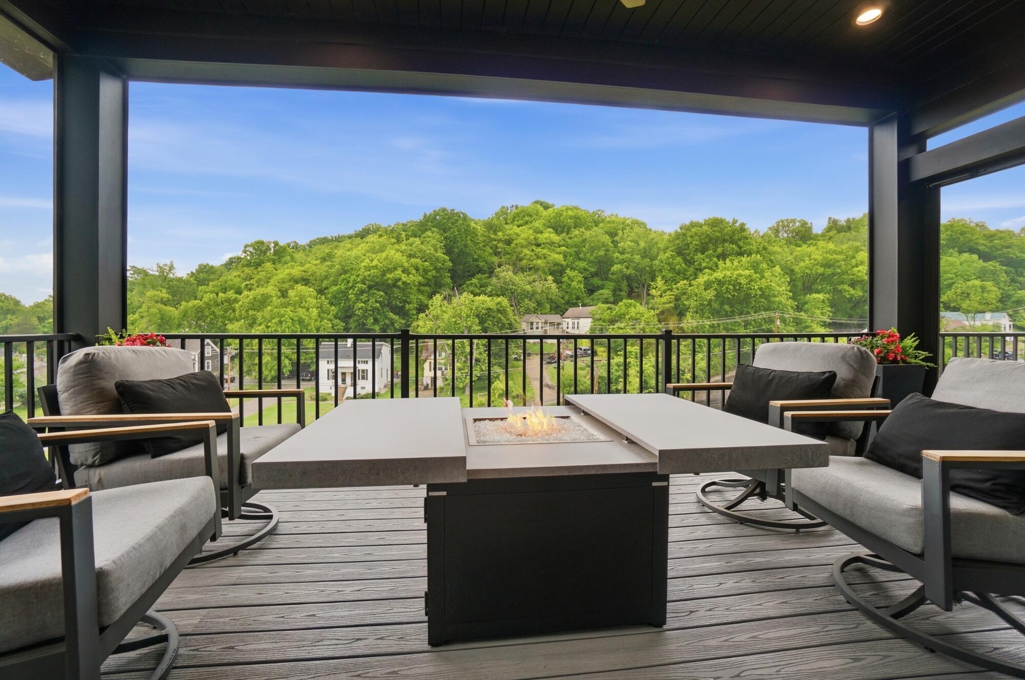 864 Belle Ridge Loop