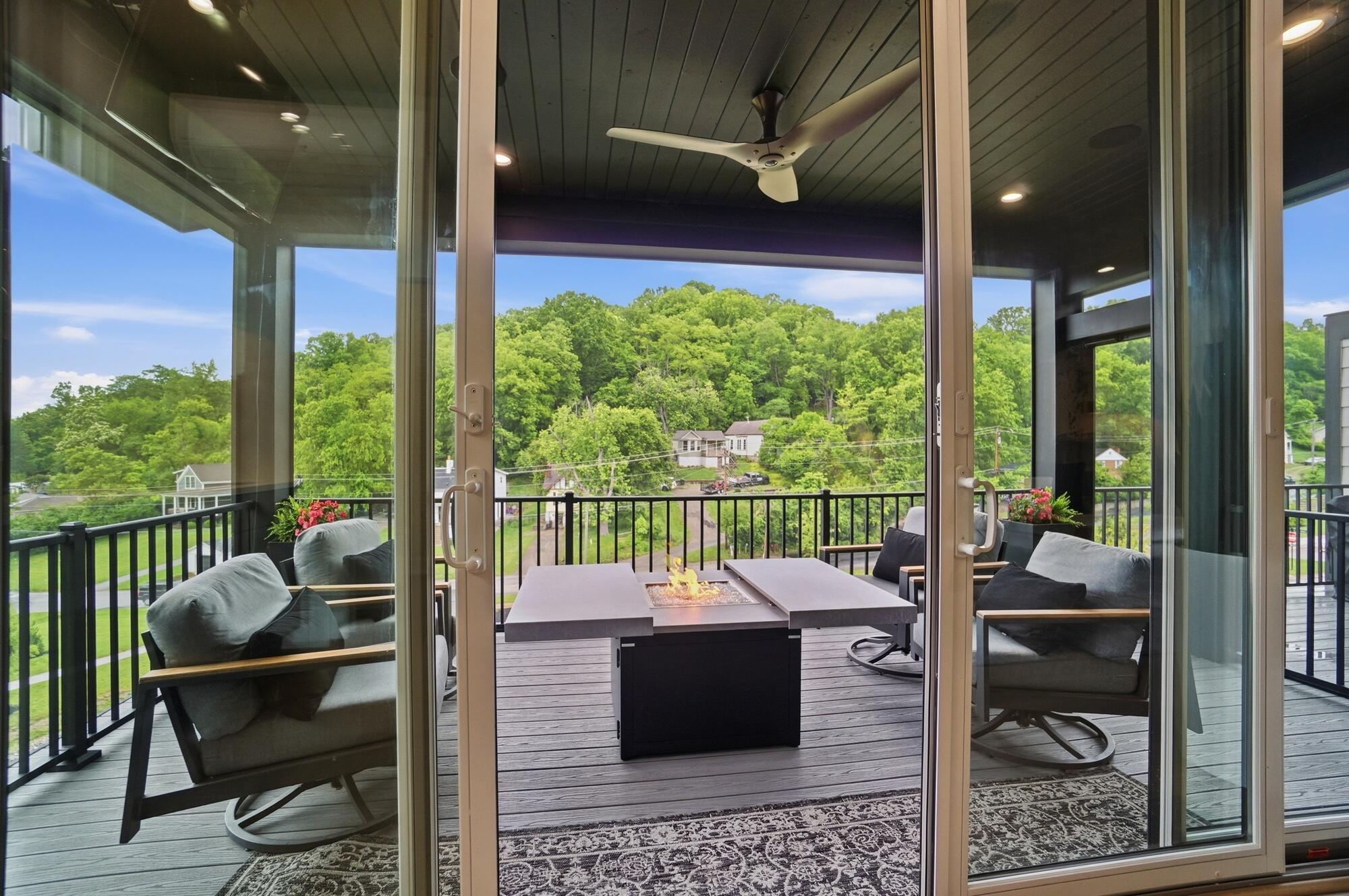 864 Belle Ridge Loop