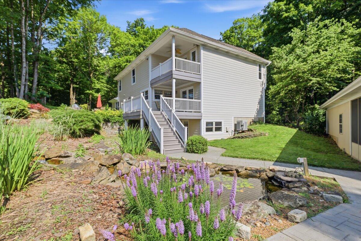 1839 Harmony Hill Drive
