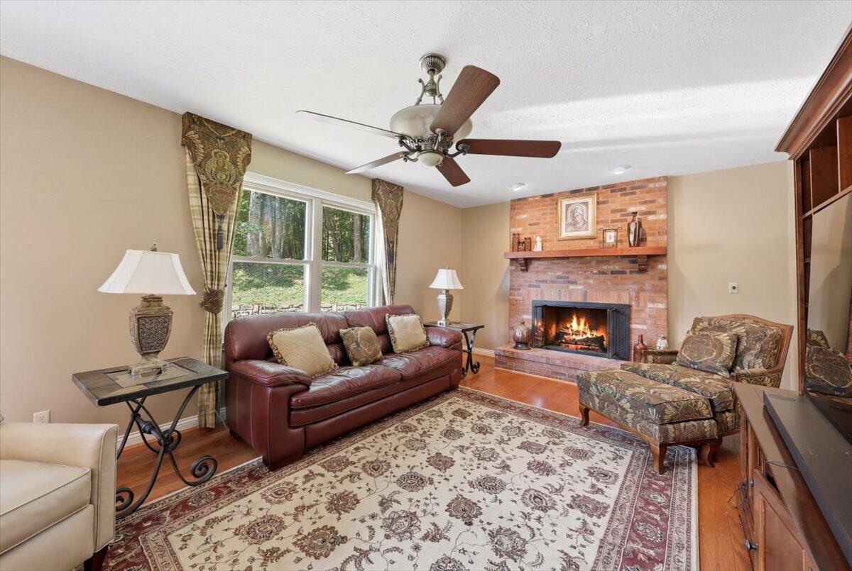 1839 Harmony Hill Drive