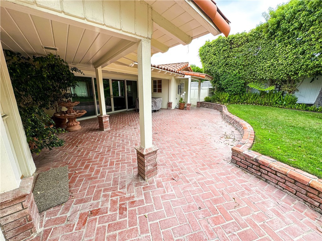 2424 Via Sonoma
