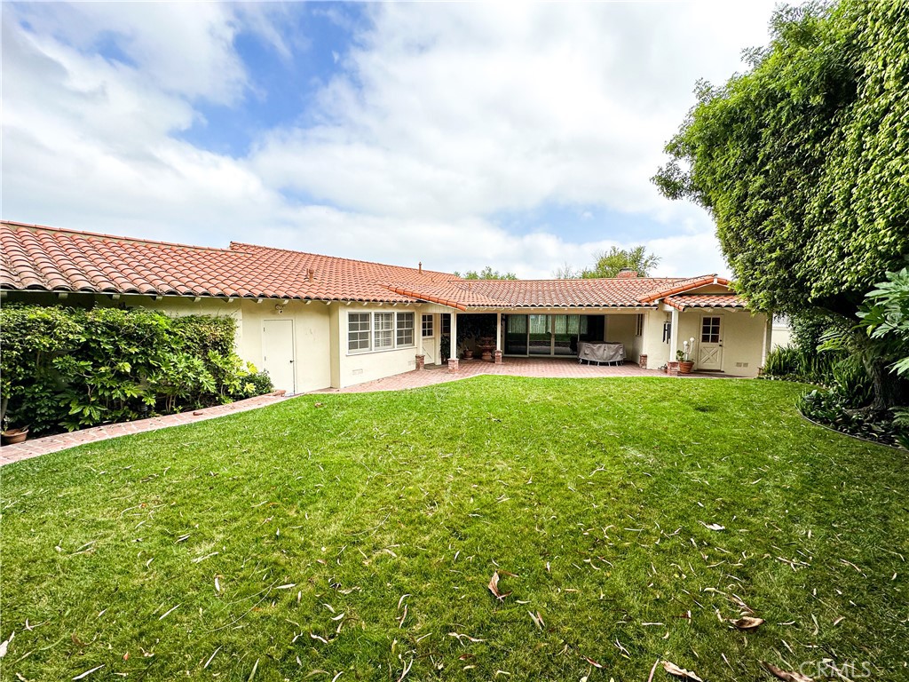 2424 Via Sonoma