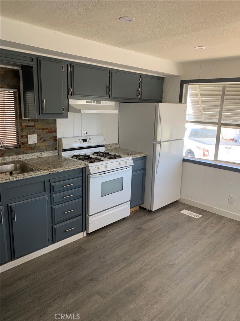 2451 Soledad Canyon Road 10