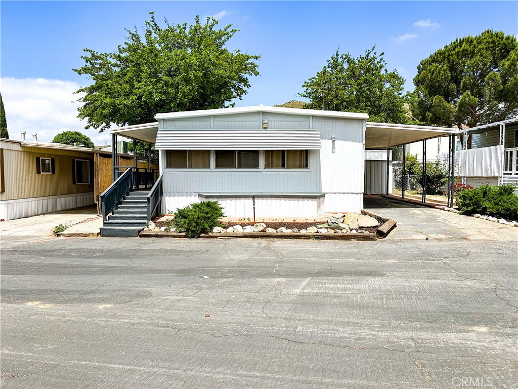 2451 Soledad Canyon Road 9