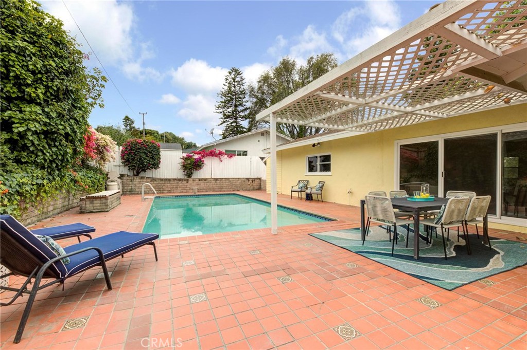 8 Silver Saddle Lane