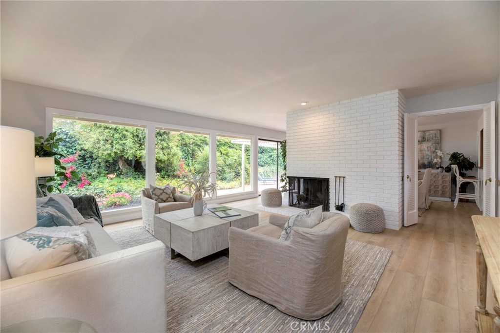 8 Silver Saddle Lane