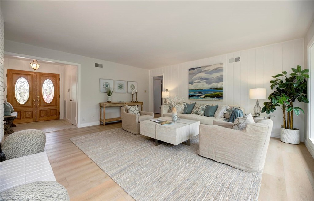8 Silver Saddle Lane