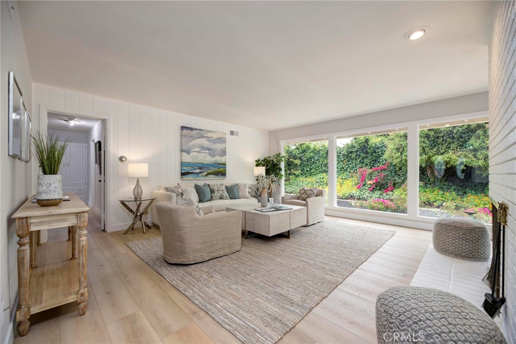 8 Silver Saddle Lane