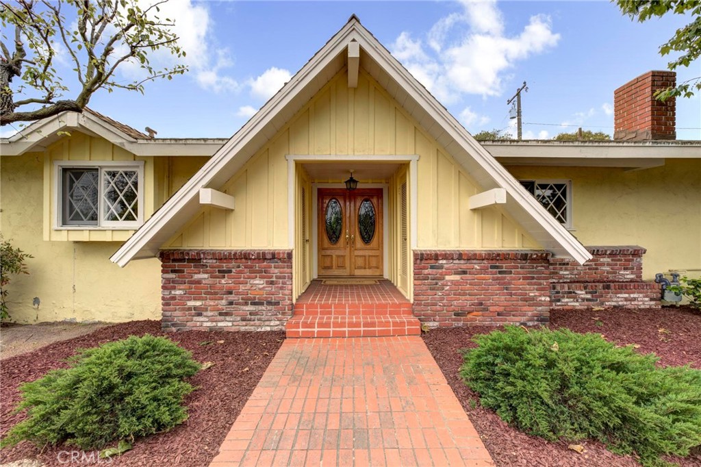 8 Silver Saddle Lane