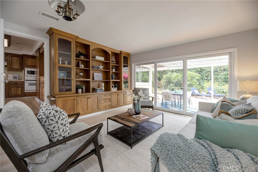 8 Silver Saddle Lane