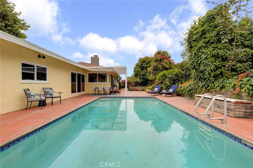 8 Silver Saddle Lane