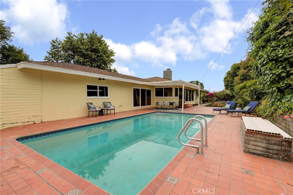 8 Silver Saddle Lane