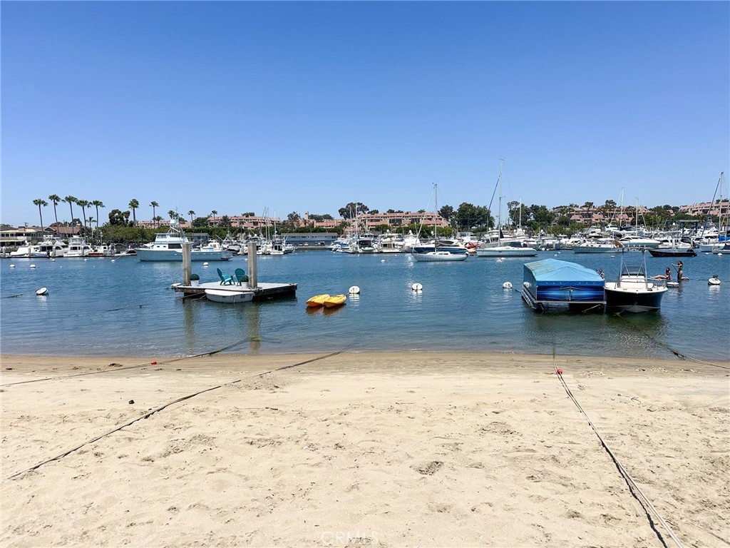 218 Agate Avenue Front