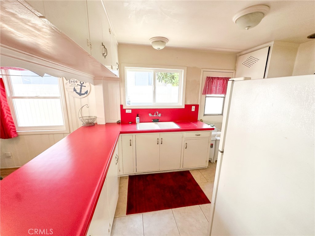 218 Agate Avenue Front