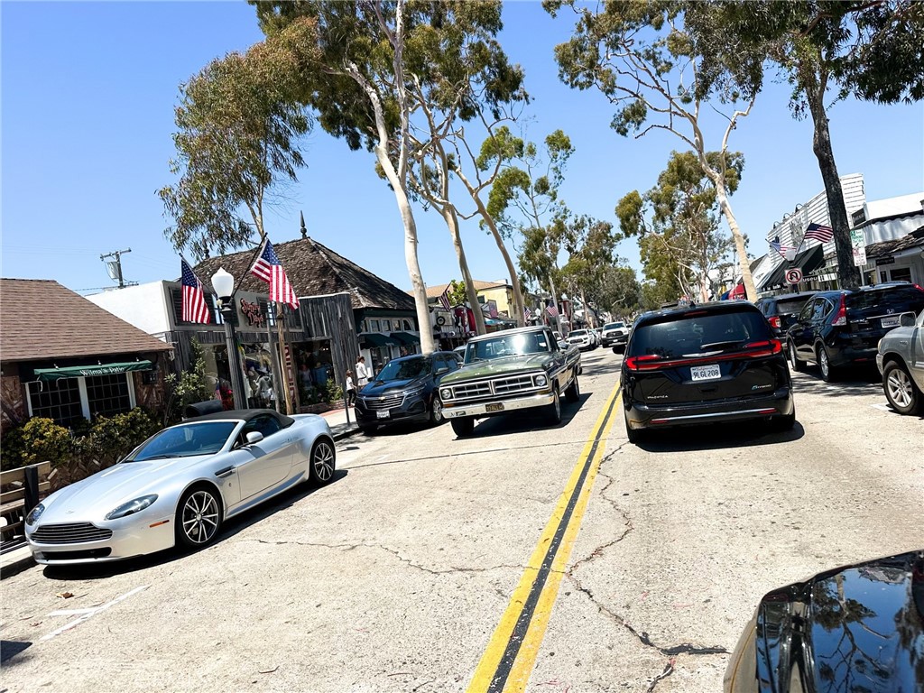 218 Agate Avenue Front