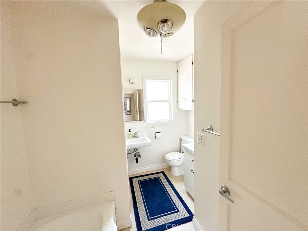 218 Agate Avenue Front