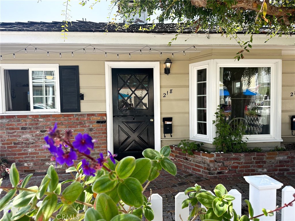 218 Agate Avenue Front