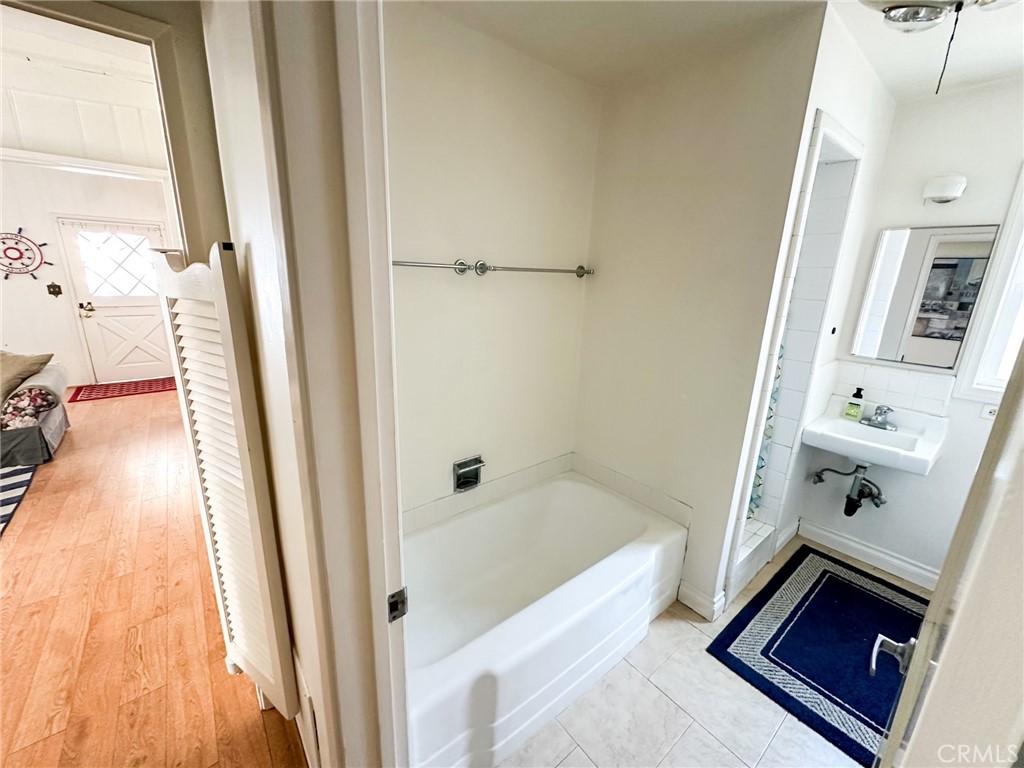 218 Agate Avenue Front