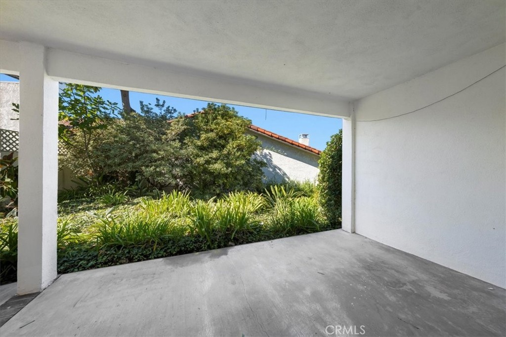 17 Ocean Crest Court