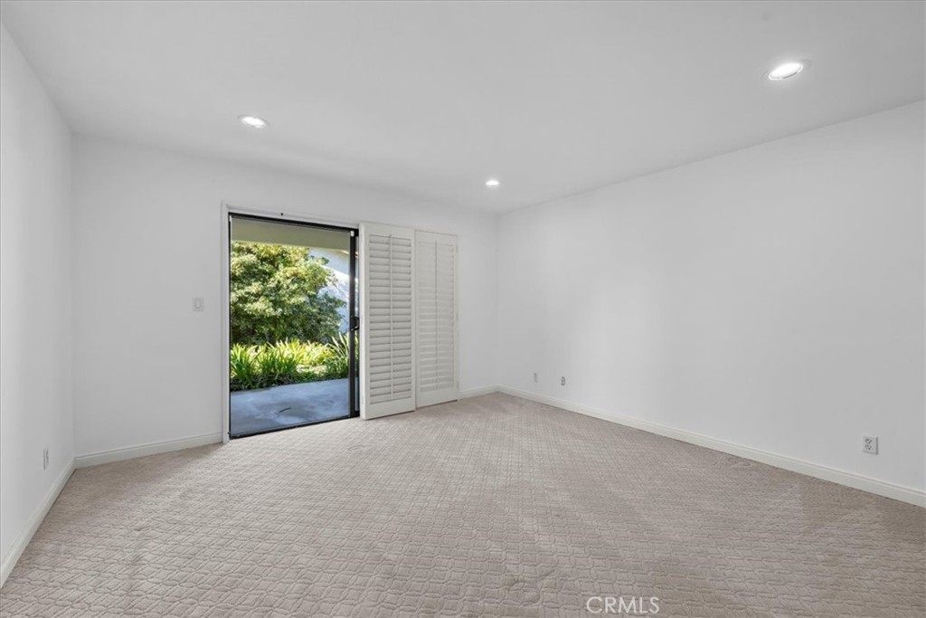 17 Ocean Crest Court