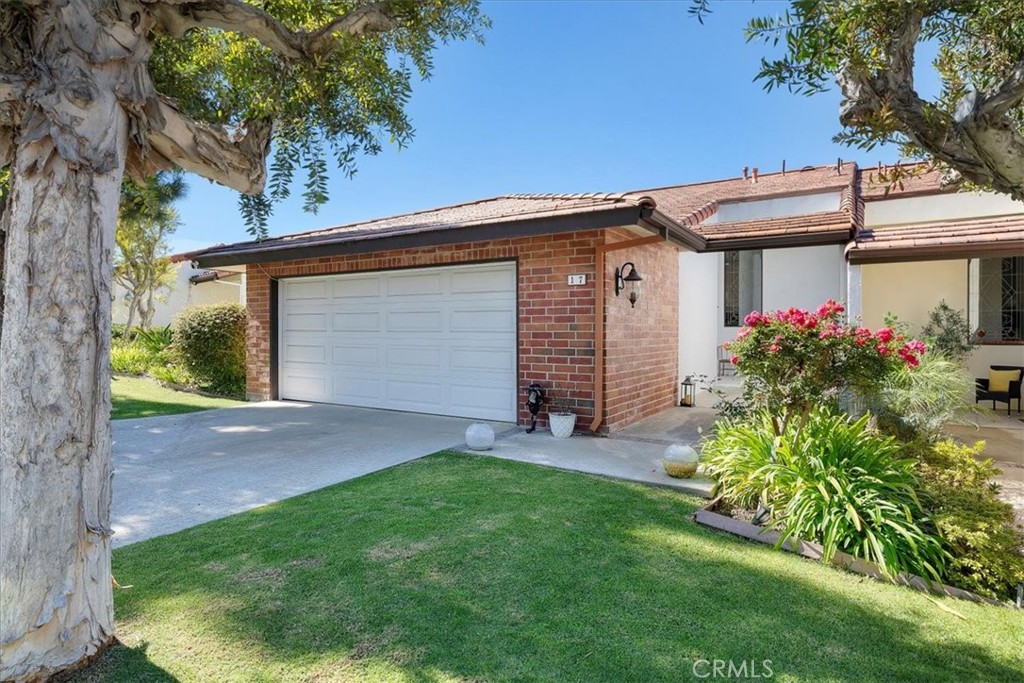 17 Ocean Crest Court