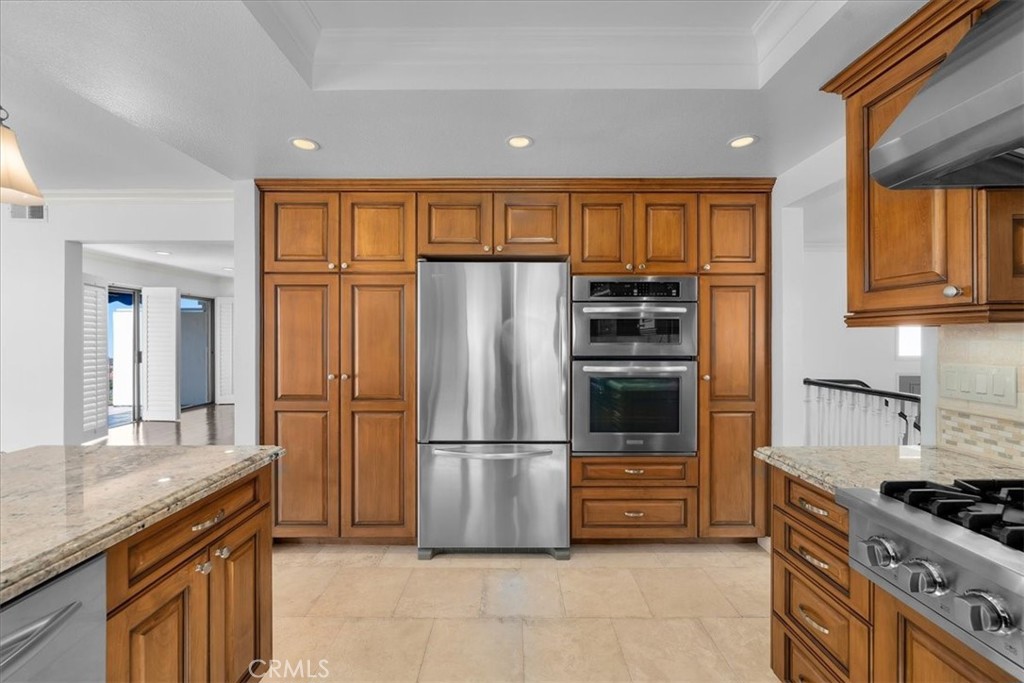 17 Ocean Crest Court