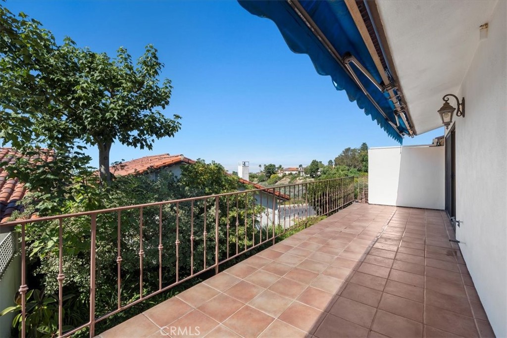 17 Ocean Crest Court
